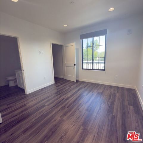 5020 Woodman 317, Sherman Oaks, CA 91423
