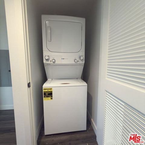 5020 Woodman 317, Sherman Oaks, CA 91423