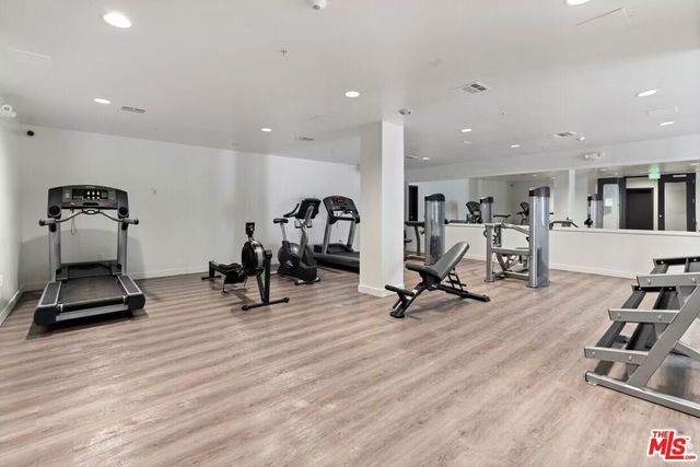 5020 Woodman 317, Sherman Oaks, CA 91423