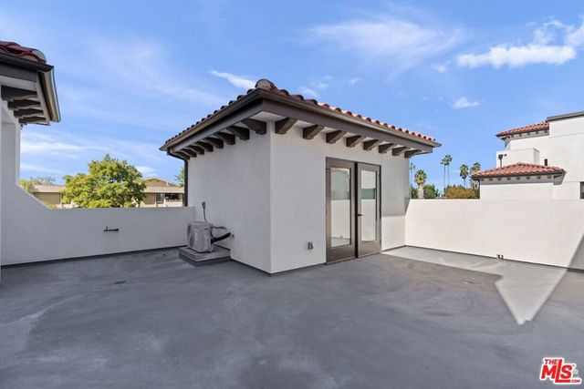 5020 Woodman 317, Sherman Oaks, CA 91423