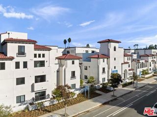 5020 Woodman 317, Sherman Oaks, CA 91423