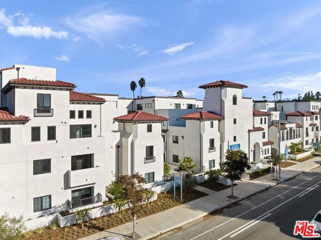 5020 Woodman 317, Sherman Oaks, CA 91423