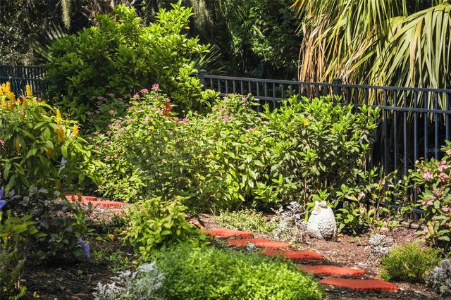 8312 ENCLAVE WAY 103, Sarasota, FL 34243