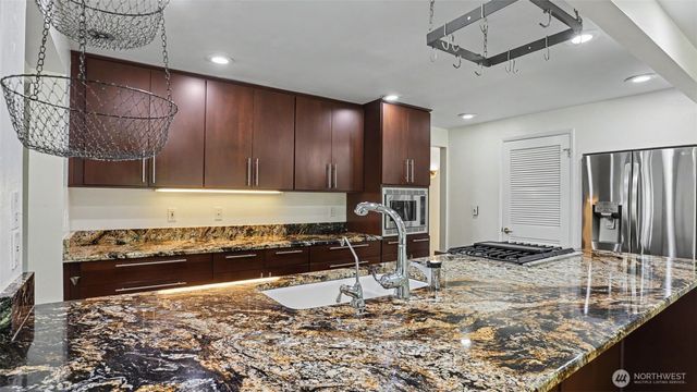 2311 185th Place NE, Redmond, WA 98052