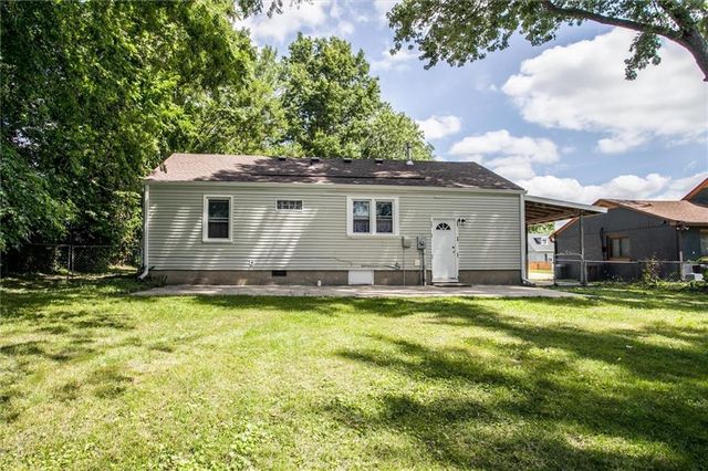 9705 E 66 Street, Raytown, MO 64133