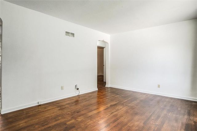 9705 E 66 Street, Raytown, MO 64133