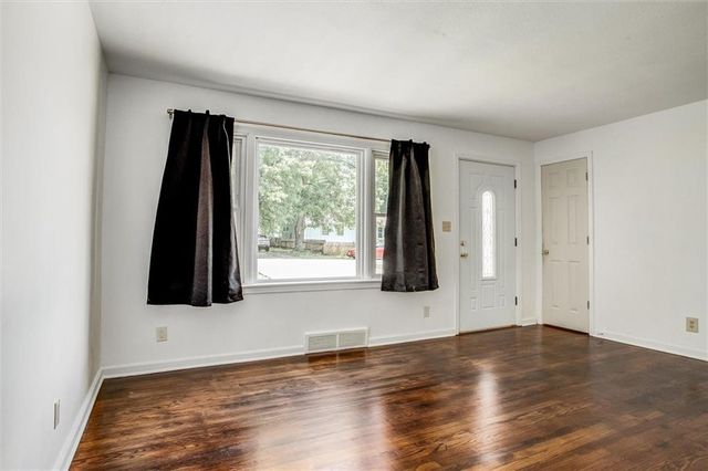 9705 E 66 Street, Raytown, MO 64133