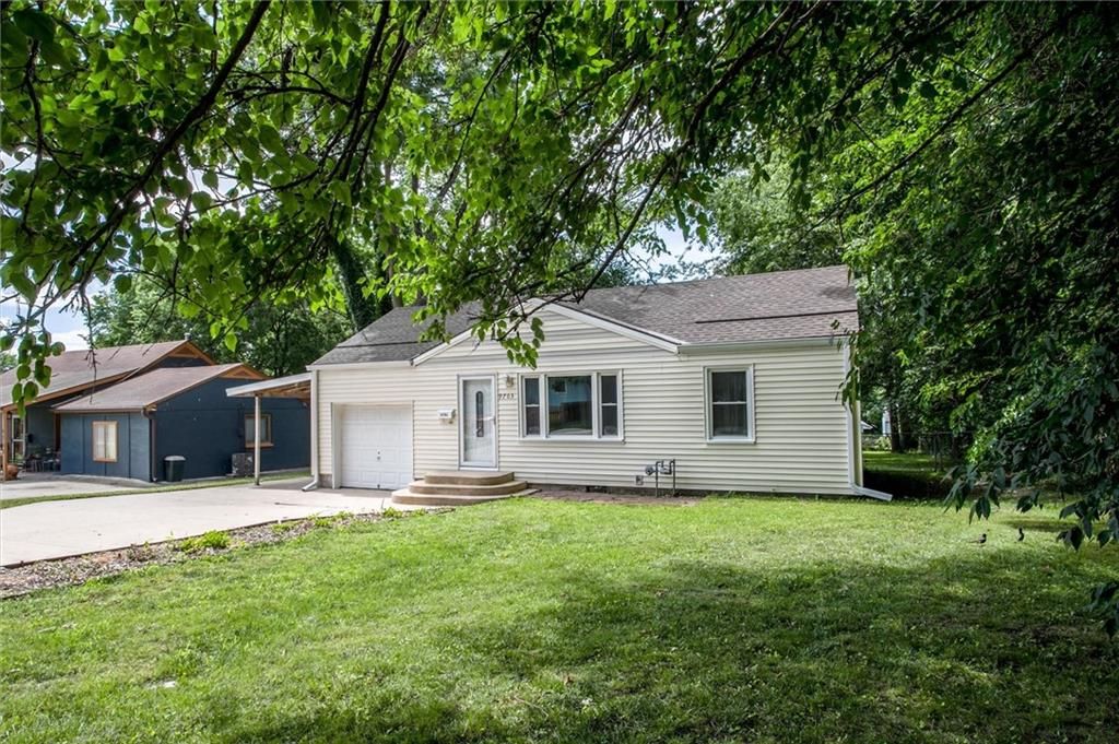 9705 E 66 Street, Raytown, MO 64133
