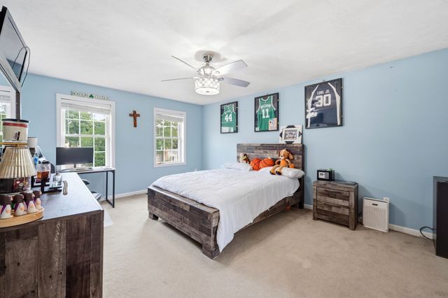 341 Primrose Hill, Dracut, MA 01826