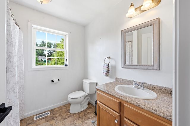 341 Primrose Hill, Dracut, MA 01826