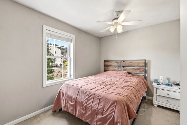 341 Primrose Hill, Dracut, MA 01826