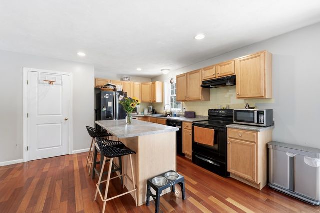 341 Primrose Hill, Dracut, MA 01826