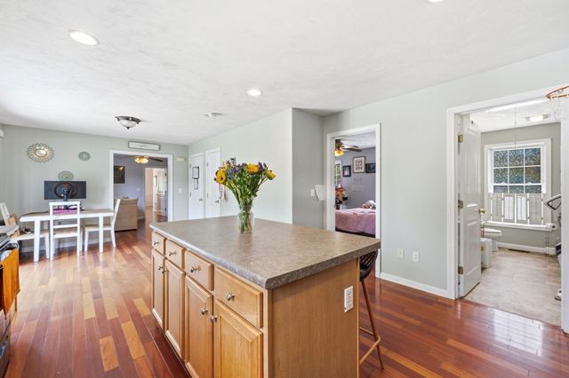 341 Primrose Hill, Dracut, MA 01826