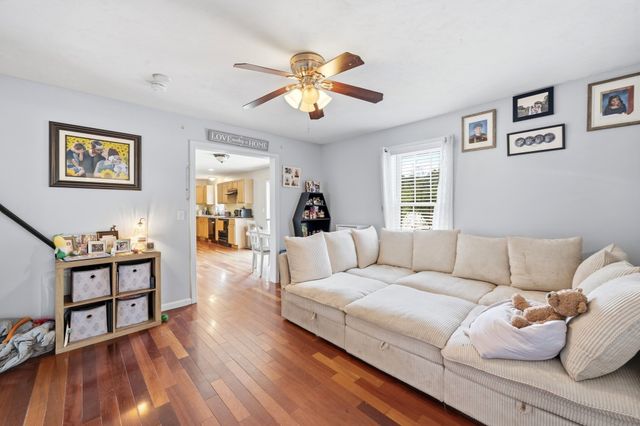 341 Primrose Hill, Dracut, MA 01826