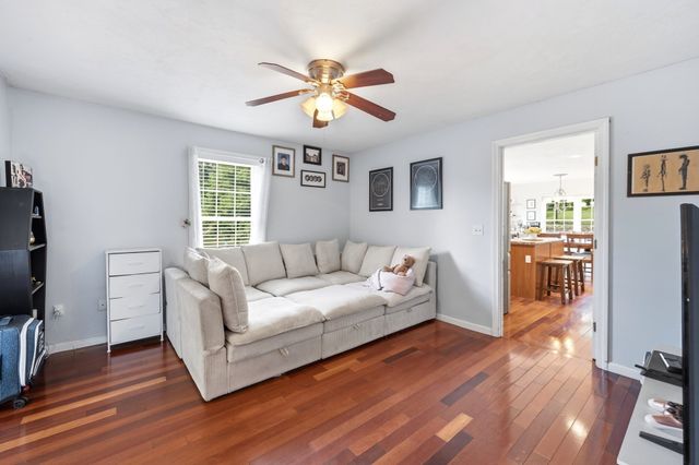 341 Primrose Hill, Dracut, MA 01826