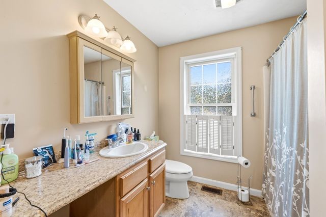 341 Primrose Hill, Dracut, MA 01826
