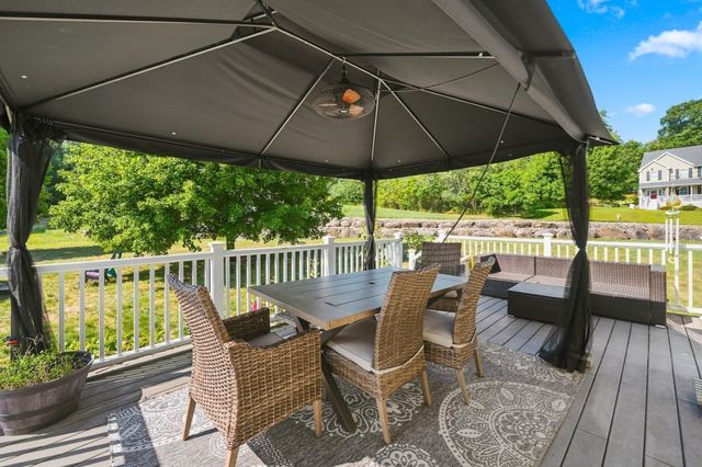 341 Primrose Hill, Dracut, MA 01826