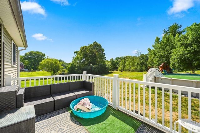 341 Primrose Hill, Dracut, MA 01826