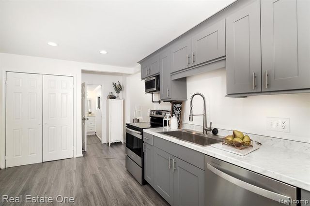 3090 Hill Road, Auburn Hills, MI 48326