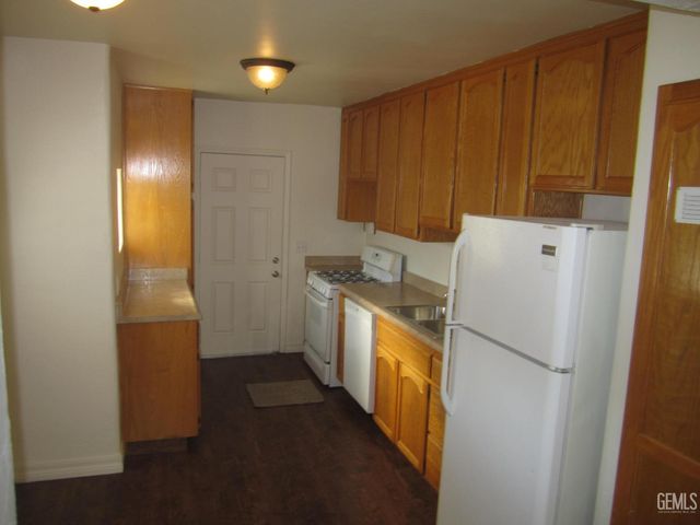 2407 Olympic Drive, Bakersfield, CA 93308