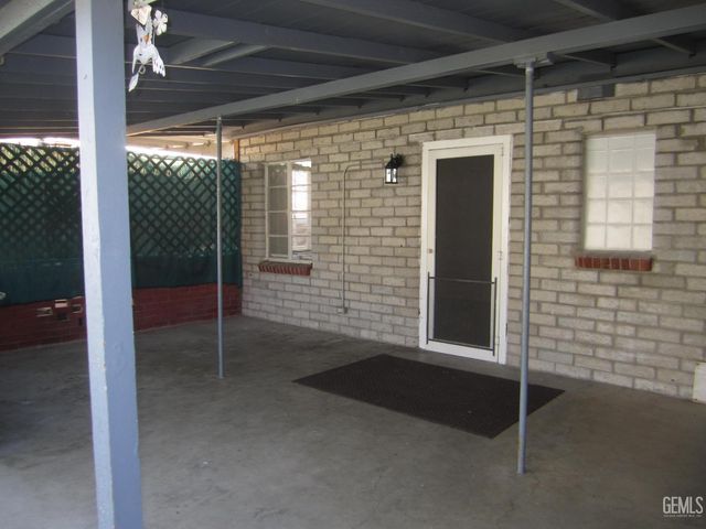 2407 Olympic Drive, Bakersfield, CA 93308