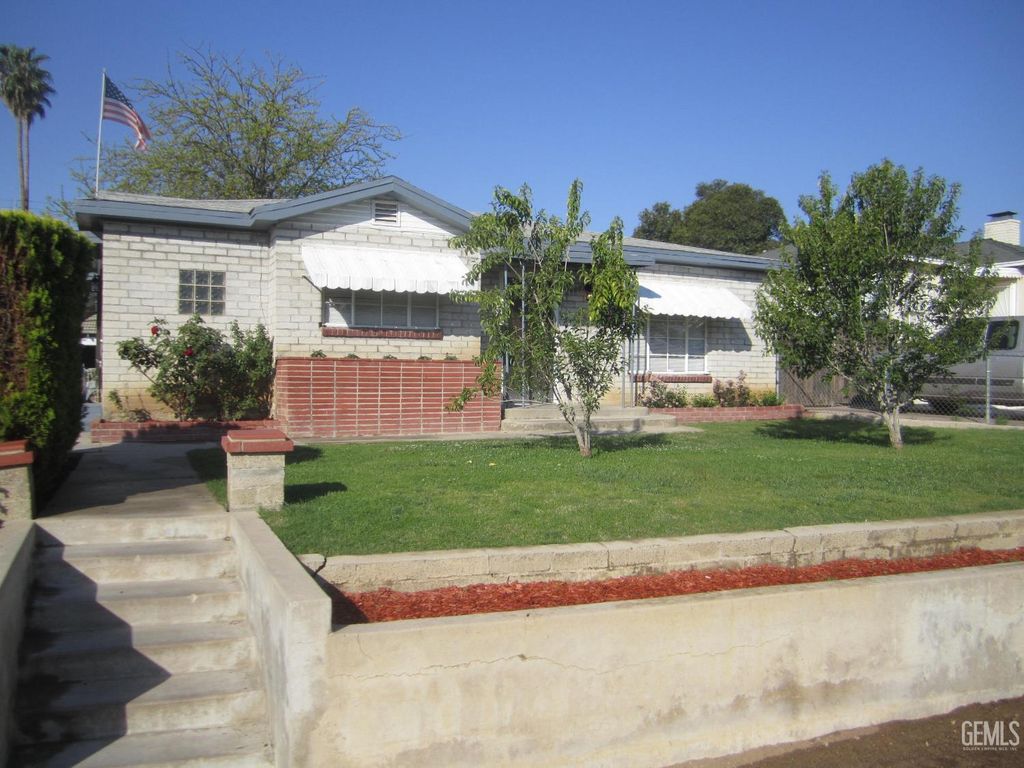 2407 Olympic Drive, Bakersfield, CA 93308