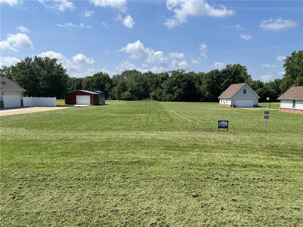22961 Lawlis Road, Siloam Springs, AR 72761