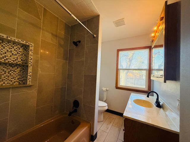 8431 Palm Street NW, Coon Rapids, MN 55433