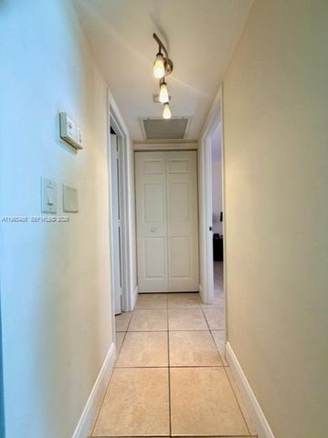 3901 S Ocean Drive 7M, Hollywood, FL 33019