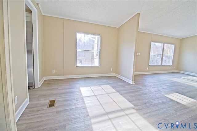 806 Lunenburg Ave, Victoria, VA 23974