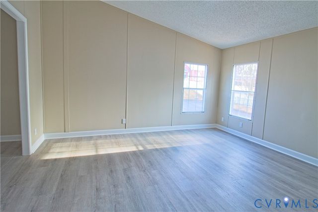 806 Lunenburg Ave, Victoria, VA 23974