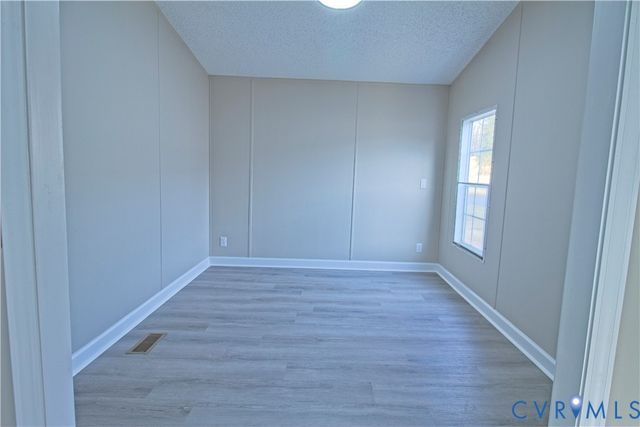 806 Lunenburg Ave, Victoria, VA 23974