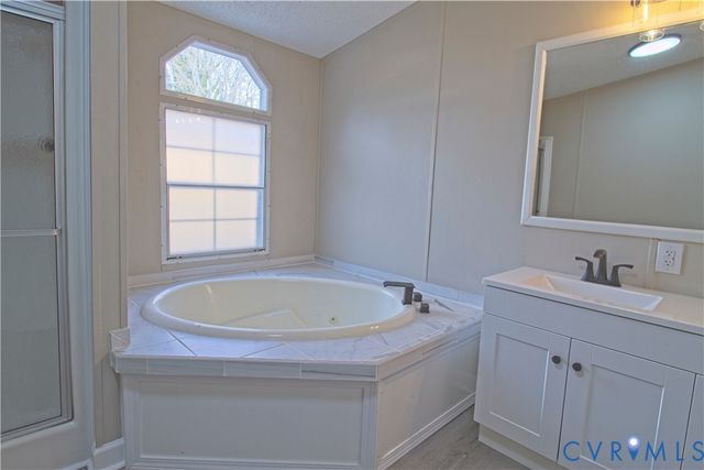 806 Lunenburg Ave, Victoria, VA 23974