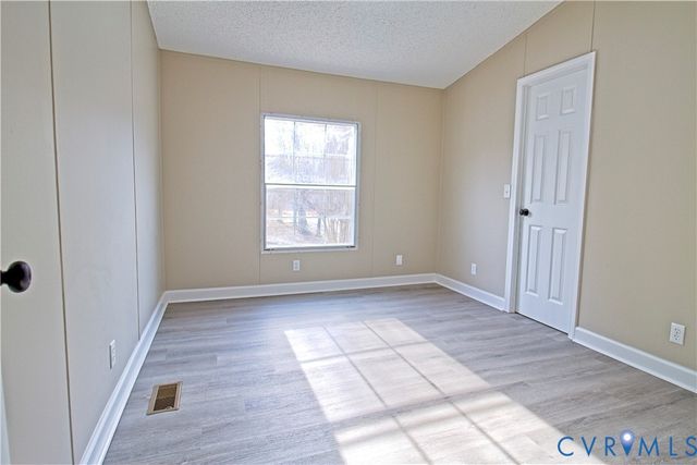 806 Lunenburg Ave, Victoria, VA 23974