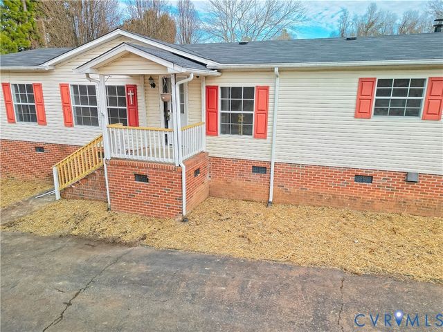 806 Lunenburg Ave, Victoria, VA 23974