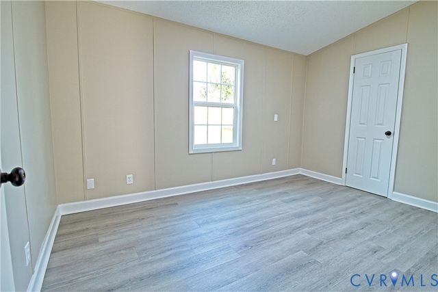 806 Lunenburg Ave, Victoria, VA 23974