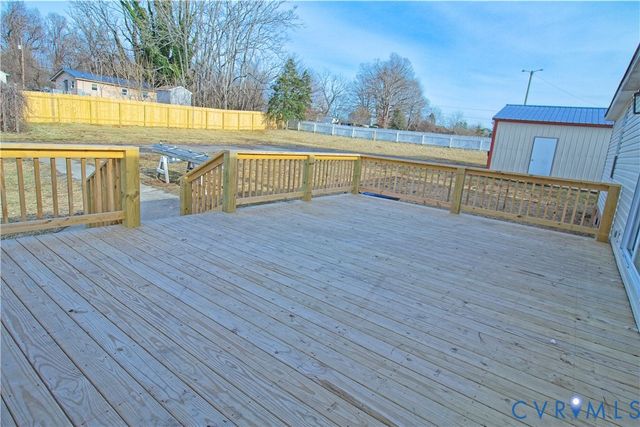 806 Lunenburg Ave, Victoria, VA 23974