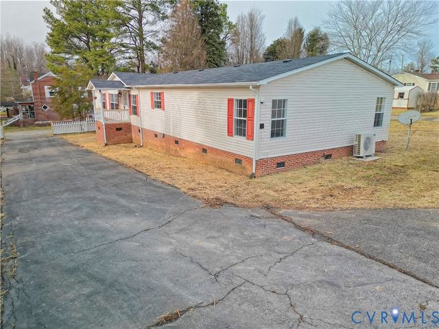 806 Lunenburg Ave, Victoria, VA 23974