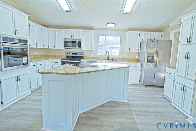 806 Lunenburg Ave, Victoria, VA 23974