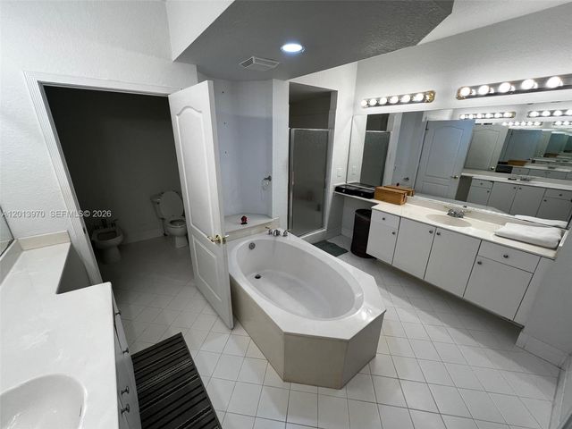 10710 NW 66th St 505, Doral, FL 33178