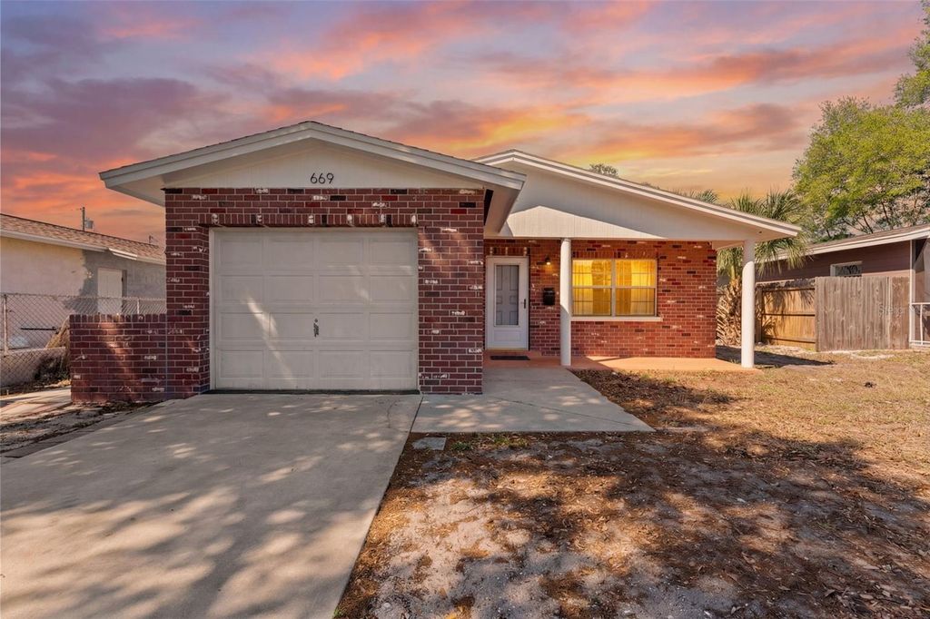 669 52ND AVENUE S, St Petersburg, FL 33705