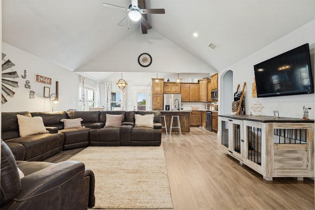 2324 Creek Drive, Granbury, TX 76048 — photo 5
