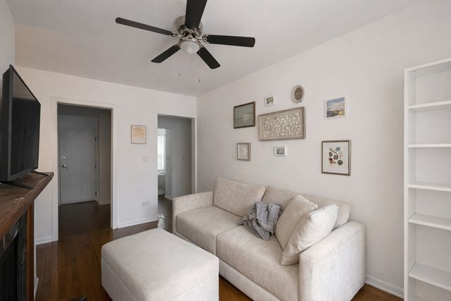 681.5 W Wrightwood Avenue 1E, Chicago, IL 60614