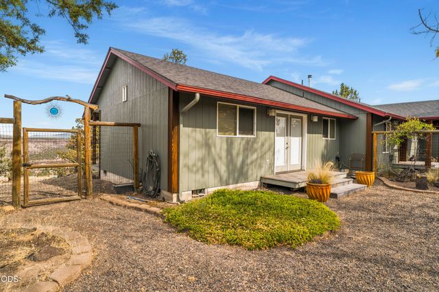 6040 SW Shad Road, Terrebonne, OR 97760