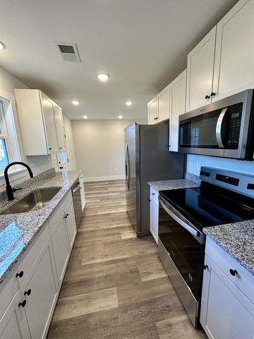 208 Derek Ct, Portland, TN 37148