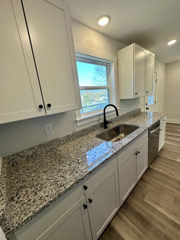 208 Derek Ct, Portland, TN 37148