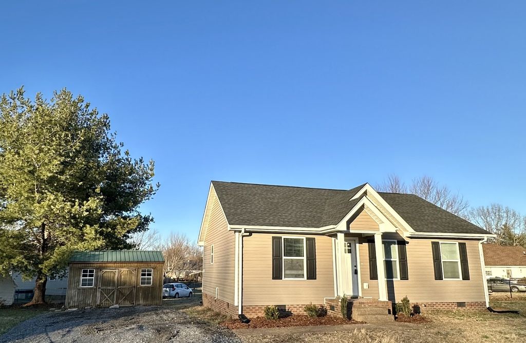 208 Derek Ct, Portland, TN 37148