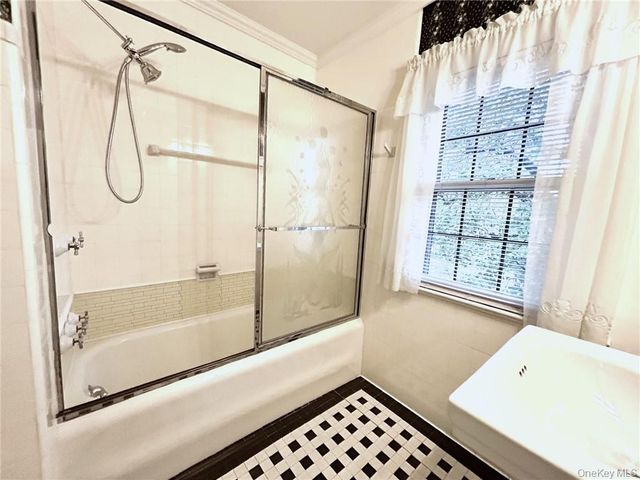 130 E Cedar Street, Fleetwood, NY 10552