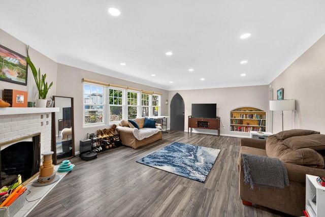 410 Pine Avenue, Pacific Grove, CA 93950