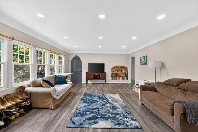 410 Pine Avenue, Pacific Grove, CA 93950